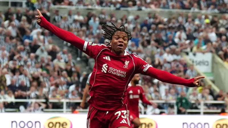 Erzielt den Siegtreffer für Liverpool: Der erst 16 Jahre alte Ngumoha - © Owen Humphreys/PA Wire/dpa