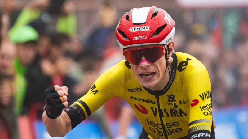 Jonas Vingegaard holt seinen zweiten Etappensieg bei der Vuelta. (Archivbild) - © Matteo Secci/ZUMA Press Wire/dpa