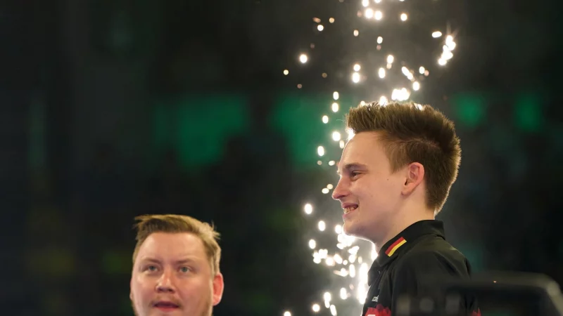 Frust nach dem Halbfinale: Schindler und Pietreczko sind raus. - © Thomas Frey/dpa