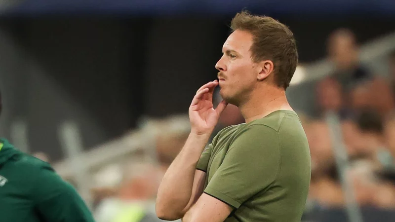 Was nun? Bundestrainer Julian Nagelsman. - © Christian Charisius/dpa