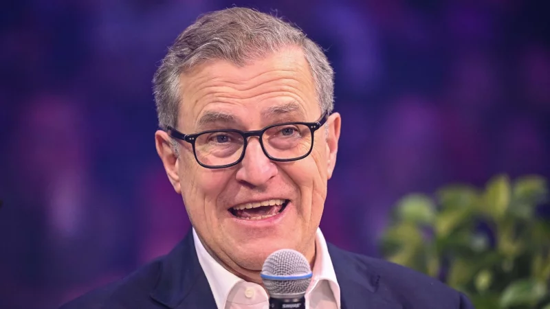 Vorstandschef Jan-Christian Dreesen äußerte sich zum Werben der Bayern um Nick Woltemade. - © Harry Langer/dpa