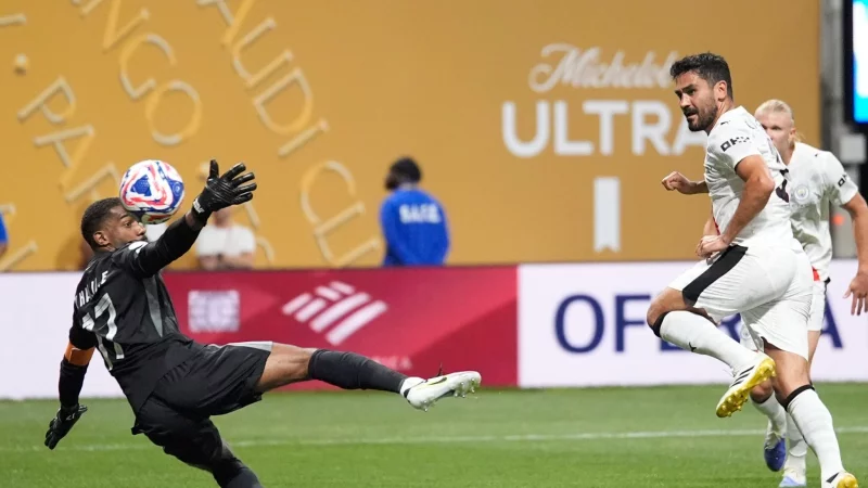 Ilkay Gündogan trifft zum 4:0 für Manchester City. - © Brynn Anderson/AP/dpa
