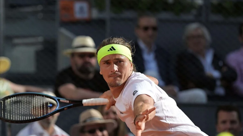 Alexander Zverev streckte sich gegen Francisco Cerundolo vergeblich. - © Juan Carlos Lucas/ZUMA Press Wire/dpa