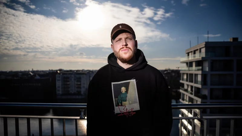 Finch denkt gerne an die Sommer in Brandenburg zur&uuml;ck. (Archivbild) - &copy; Christoph Soeder/dpa