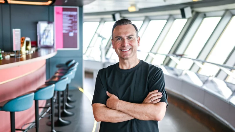 Tim Raue hat Anfang Juni ein neues Restaurant im Berliner Fernsehturm eröffnet. - © Jens Kalaene/dpa