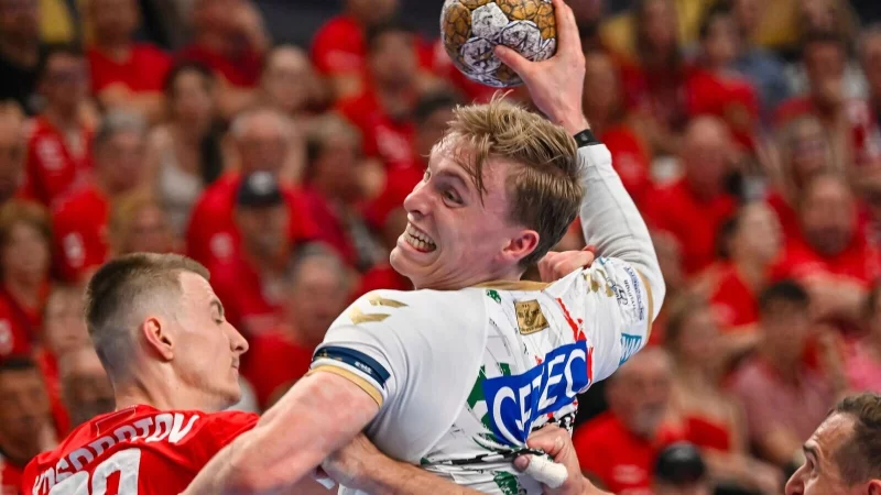 Magdeburgs Gisli Kristjansson im Viertelfinal-R&uuml;ckspiel in Veszpr&eacute;m. - &copy; Tamas Vasvari/MTI/AP/dpa