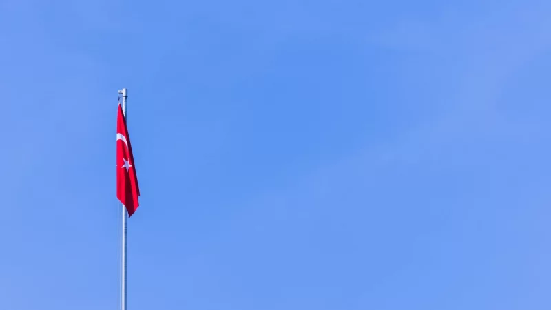 T&uuml;rkische Flagge (Archivbild) - &copy; Rolf Vennenbernd/dpa