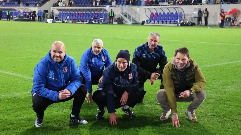 Von Luxemburg nach Mannheim: Der neue Trainer des SV Waldhof, Luc Holtz (r). - &copy; Sebastian Bach/Fu&szlig;ball-News Saarland/dpa