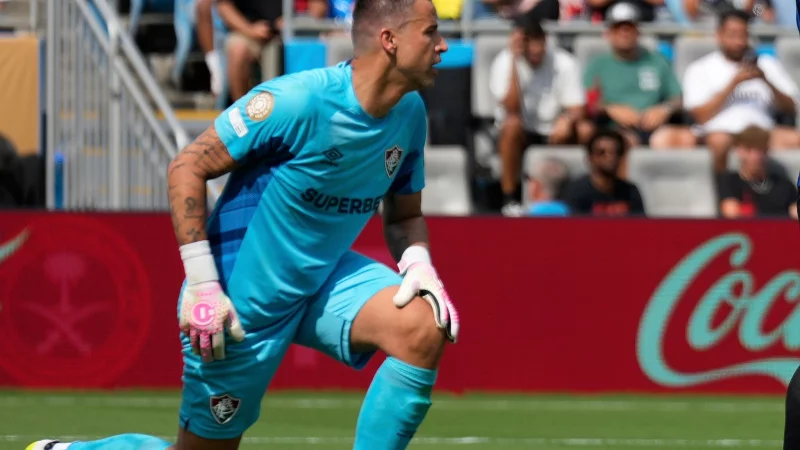 F&aacute;bio ist nach Angaben seines Clubs nun Rekordspieler (Archivbild) - &copy; Chris Carlson/AP/dpa