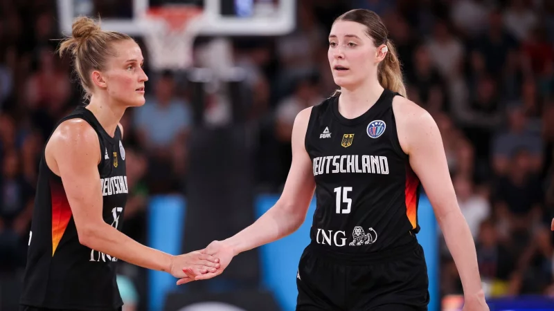 Das WNBA-Duo Leonie Fiebich und Luisa Geisels&ouml;der (r) hat Deutschland bei der EM auf Platz f&uuml;nf gef&uuml;hrt. - &copy; Christian Charisius/dpa