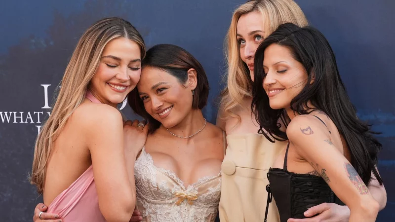 Madelyn Cline (l-r), Chase Sui Wonders, Sarah Pidgeon und Gabbriette Bechtel sind im Remake von &laquo;Ich wei&szlig;, was du letzten Sommer getan hast&raquo; dabei. - &copy; Chris Pizzello/Invision/AP/dpa