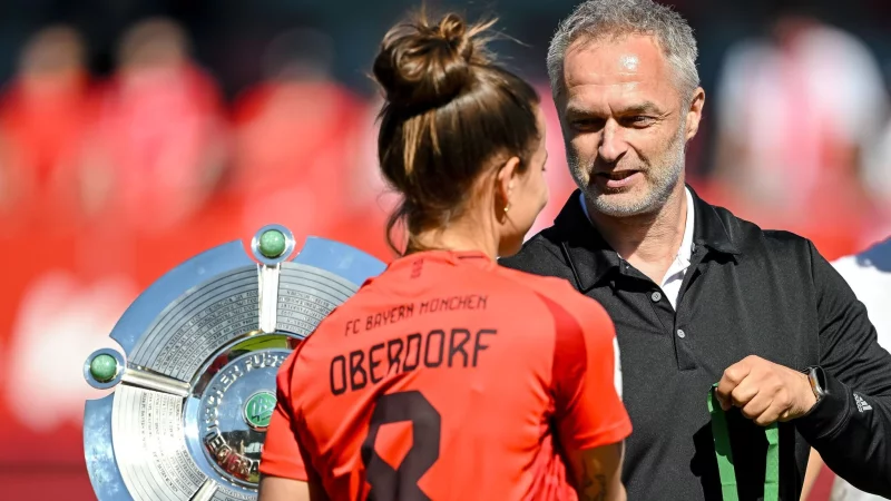Treffen sich demnächst beim DFB: Bayern-Star Lena Oberdorf und Bundestrainer Christian Wück. - © Harry Langer/dpa