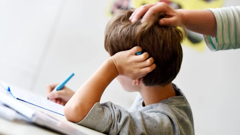 Emotionale Basis: Vertrauen zeigt Kindern, dass ihre Gef&uuml;hle z&auml;hlen. - &copy; Felix K&auml;stle/dpa/dpa-tmn