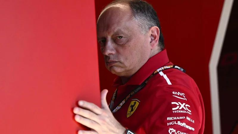 Frederic Vasseur muss um seinen Job fürchten. - © Joel Carrett/AAP/dpa