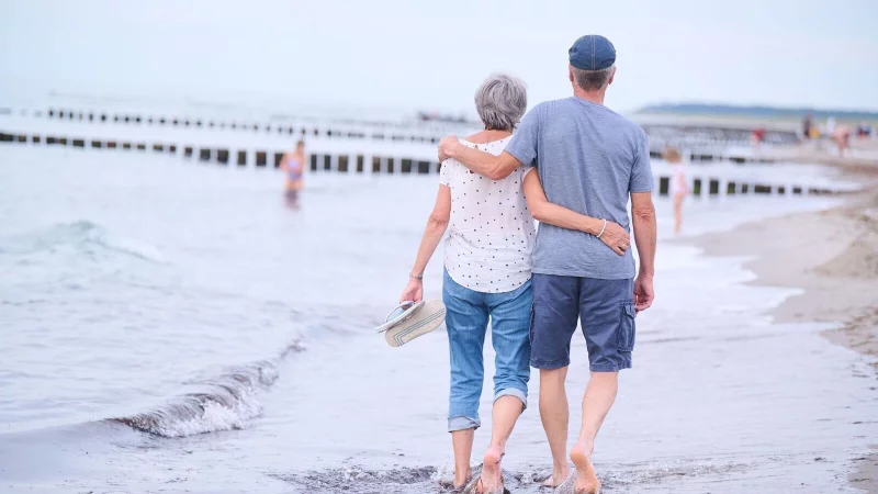 Im Ruhestand unbeschwert leben - das wollen auch Selbstständige und Freiberufler. Für ihre Altersvorsorge müssen sie aber selbst aktiv werden. - © Annette Riedl/dpa/dpa-tmn
