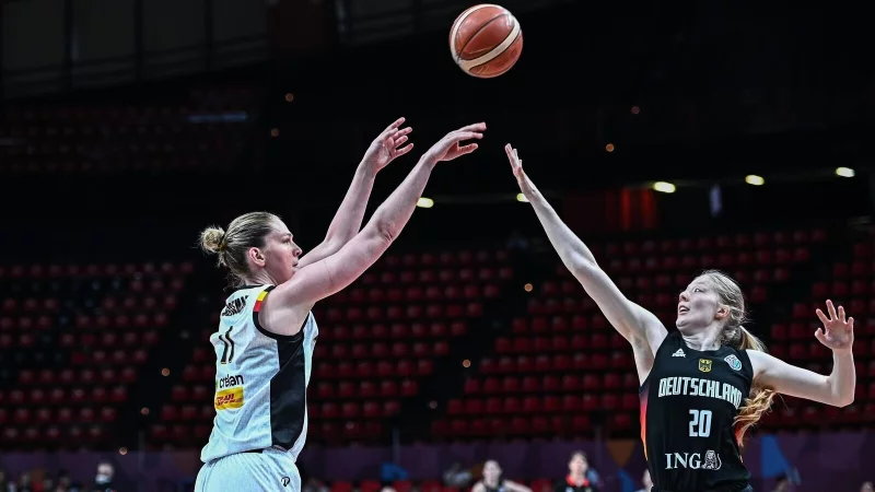 Frieda B&uuml;hner und Co. streckten sich gegen Belgien um Topstar Emma Meesseman vergeblich. - &copy; Stefanos Kyriazis/LiveMedia-IPA/ZUMA Press Wire/dpa