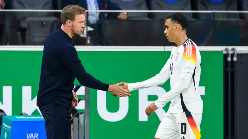 Bundestrainer Nagelsmann bedauert die Verletzung von Jamal Musiala sehr. - © Tom Weller/dpa