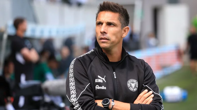 Lehnt die Handshake-Regel ab: Holstein Kiels Trainer Marcel Rapp. - &copy; Karl-Josef Hildenbrand/dpa