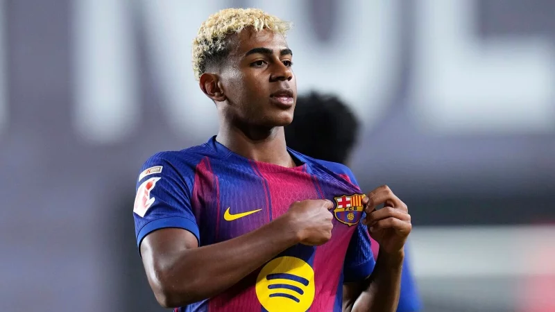 Von ihm kann der Fan ein Sondertrikot kaufen: Lamine Yamal. (Archivbild) - &copy; Manu Fernandez/AP/dpa