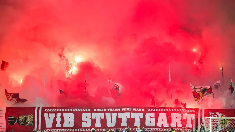 Das Feuerwerk kommt den VfB Stuttgart teuer zu stehen. - &copy; Sebastian Gollnow/dpa