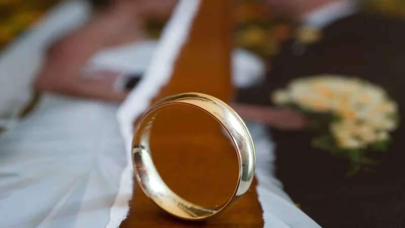 Die Ehe ist Geschichte - oder doch nicht? Ein Versöhnungsversuch kann jedenfalls steuerliche Auswirkungen haben. - © Patrick Pleul/dpa/dpa-tmn