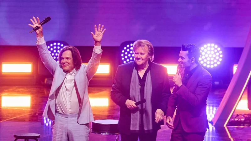 J&uuml;rgen Drews (l) und Howard Carpendale (M.) standen in Dortmund gemeinsam auf der B&uuml;hne. (Archivbild) - &copy; Bernd Thissen/dpa
