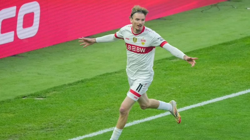 Nick Woltemade weckt mit seiner starken Saison Interesse - er traf auch im Endspiel des DFB-Pokals für den VfB. - © Sören Stache/dpa