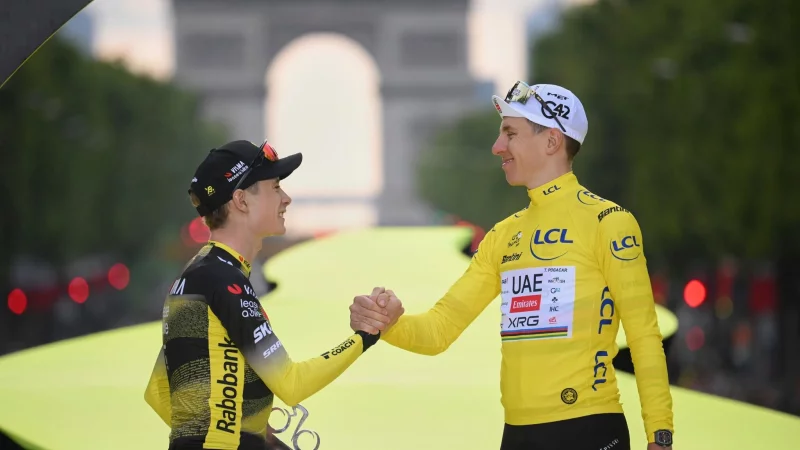 Kein Wiedersehen bei der Vuelta: Pogacar legt eine Pause ein. - © Bernard Papon/Pool L\\\'Équipe/AP/dpa