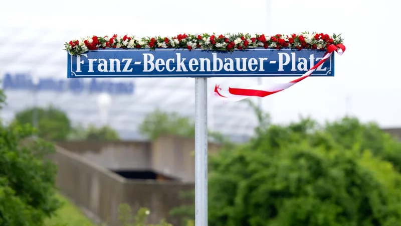 Franz Beckenbauer hat nun auch seinen eigenen Platz bekommen. - &copy; Sven Hoppe/dpa
