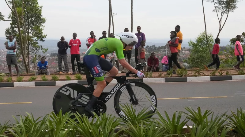 Der Superstar in Ruanda: Tadej Pogacar. - &copy; Jerome Delay/AP/dpa