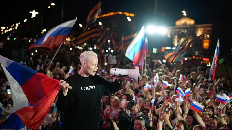 Der nationalistische russische Popstar Shaman soll sein Land bei einem von Moskau gegründeten internationalen Musikwettbewerb vertreten. (Archivbild) - © Alexander Zemlianichenko/AP