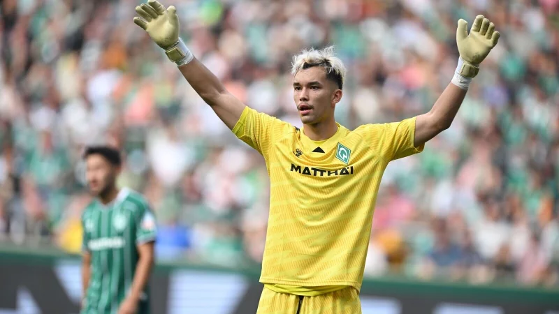 Fehlt wegen einer Schulterverletzung gegen die Bayern: Werder-Torwart Mio Backhaus (Archiv) - &copy; Carmen Jaspersen/dpa