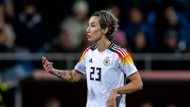 Schluss nach 59 L&auml;nderspielen: Sara Doorsoun - &copy; David Inderlied/dpa