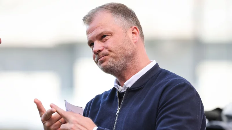 Ist auf dem Transfermarkt f&uuml;ndig geworden: Stuttgarts Sportvorstand Fabian Wohlgemuth. (Archvibild) - &copy; Christian Charisius/dpa