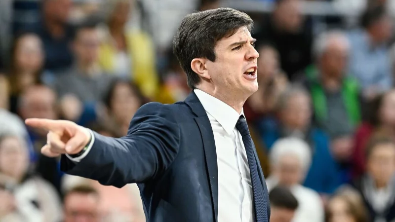 Pedro Calles und Alba Berlin müssen in die Play-Ins. - © Uwe Anspach/dpa