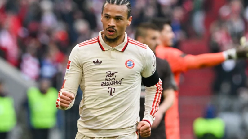 Der Vertrag von Leroy Sané beim FC Bayern läuft im Sommer aus. - © Peter Kneffel/dpa