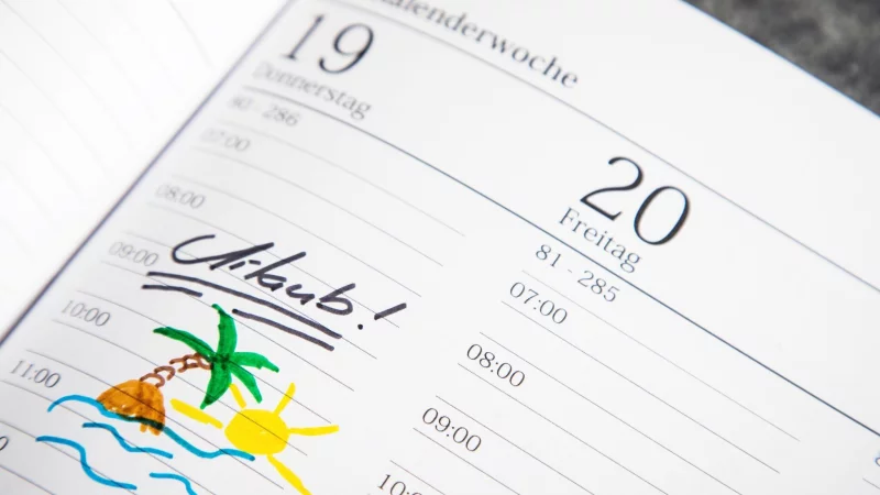 Planbarkeit ist vielen beim Thema Urlaub wichtig: Da kann es helfen, wenn Teams ihre eigenen Regeln festlegen. - © Christin Klose/dpa-tmn