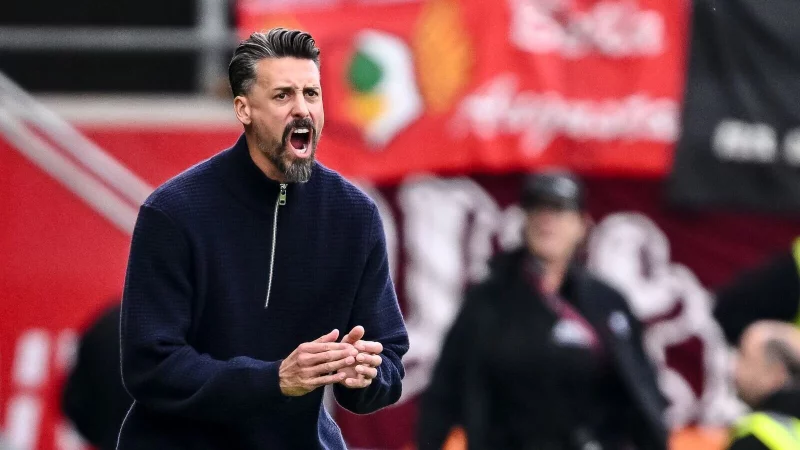 Sandro Wagner verlor mit dem FCA zum vierten Mal in Serie. - &copy; Harry Langer/dpa