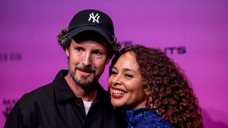 Max Herre hat krankheitsbedingt seine Konzerte mit Partnerin Joy Denalane in den kommenden Monaten abgesagt. (Archivbild) - &copy; Fabian Sommer/dpa