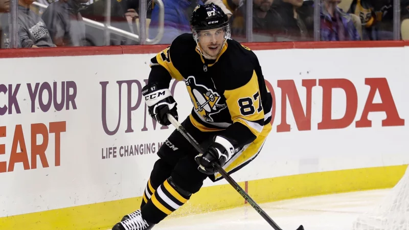 Sidney Crosby verpasste mit Pittsburgh in dieser Saison die Playoffs. - © Gene J. Puskar/AP/dpa