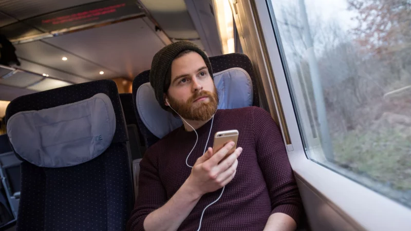 Fahrten, Buchung, Abrechnung: Wer digitale Helfer nutzt, spart auf Dienstreisen oft Zeit und Nerven. - © Christin Klose/dpa-tmn