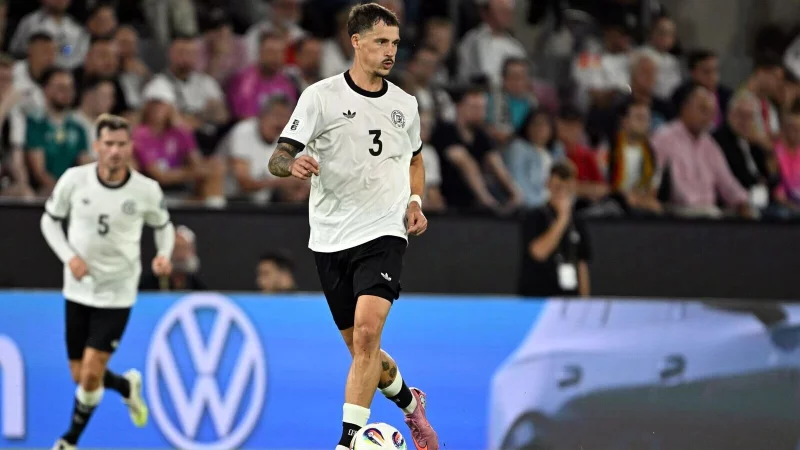 Robin Koch ist in den Augen von Eintracht Frankfurts Sportvorstand Markus Kr&ouml;sche der momentan beste deutsche Abwehrspieler. - &copy; Federico Gambarini/dpa