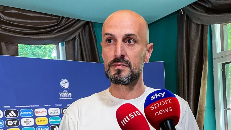 Er denkt nicht mehr zur&uuml;ck: U21-Nationaltrainer Antonio Di Salvo. - &copy; Christian Kunz/dpa