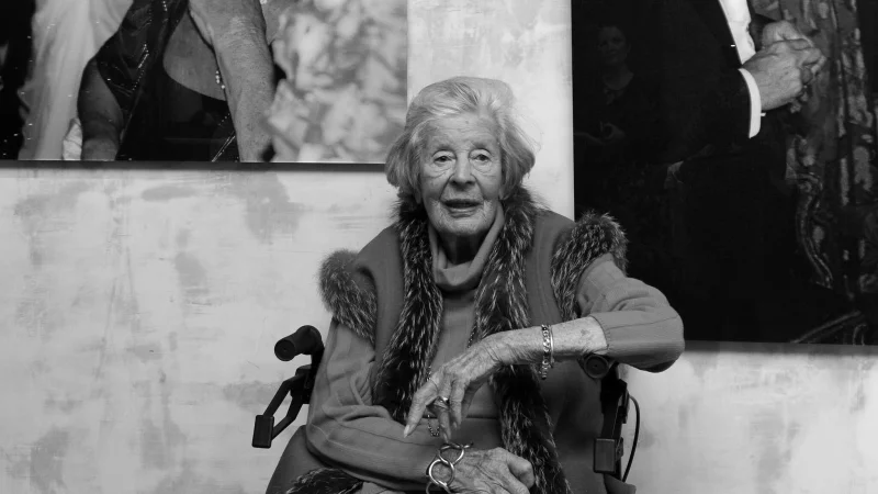 Die Promi-Fotografin Marianne Sayn-Wittgenstein-Sayn ist im Alter von 105 Jahren gestorben. (Archivbild) - © Ursula Düren/dpa