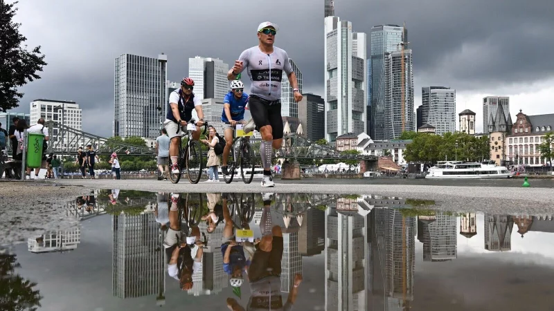 Beim Heimrennen von Patrick Lange dominierte Blummenfelt. (Archivbild) - &copy; Arne Dedert/dpa