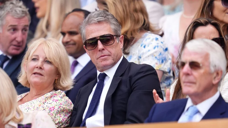 Hugh Grant verbrachte den Tennis-Tag in der Royal Box. - &copy; Adam Davy/PA Wire/dpa