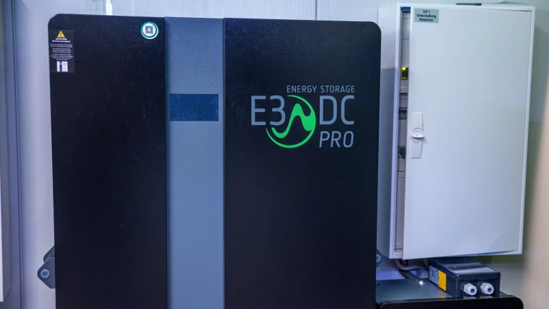 Sonnenstrom auch ohne Sonne nutzen: Batteriespeicher machen&rsquo;s m&ouml;glich. - &copy; Jens B&uuml;ttner/dpa