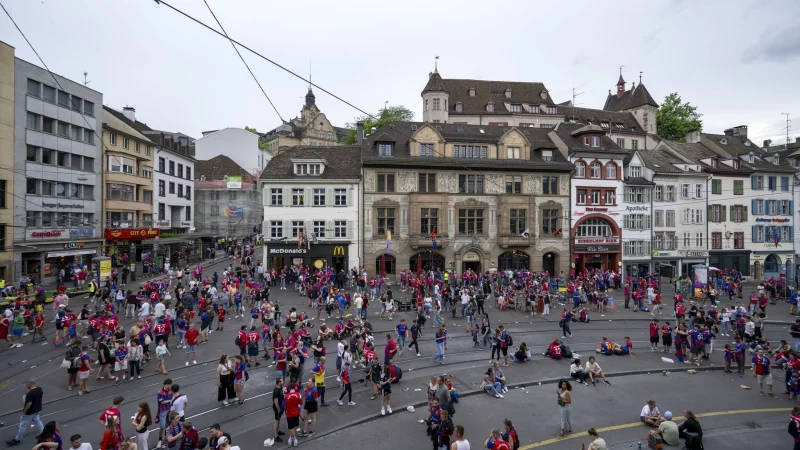 Keine Feier am Barf&uuml;sserplatz in Basel: Die Fans kamen vergeblich. - &copy; Georgios Kefalas/KEYSTONE/dpa