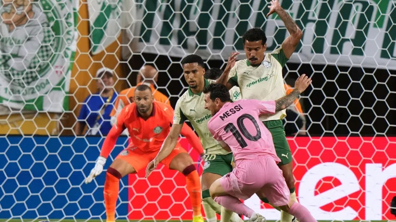 Blieb trotz vieler Chancen ohne Tor: Lionel Messi. - © Lynne Sladky/AP/dpa