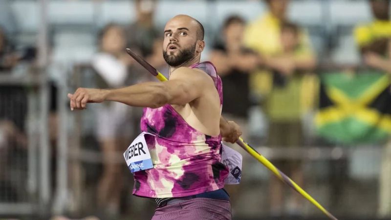 Julian Weber gewinnt beim Diamond-League-Meeting in Doha. - © Jean-Christophe Bott/KEYSTONE/dpa